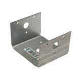 Base de poste galvanizada BC ZMAX para madera de 4x nominal